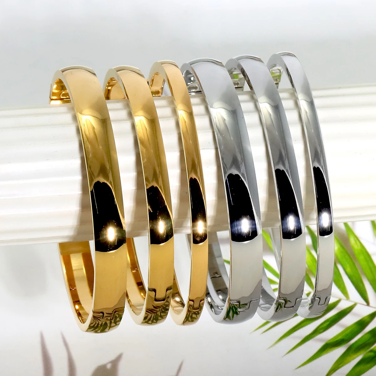Hot Minimalist Stainless Steel Pure Gold Pvd Plated Plain Pattern Bracelet for Women's Simple 3 Piece Stackable Bracelet Jewelry 4