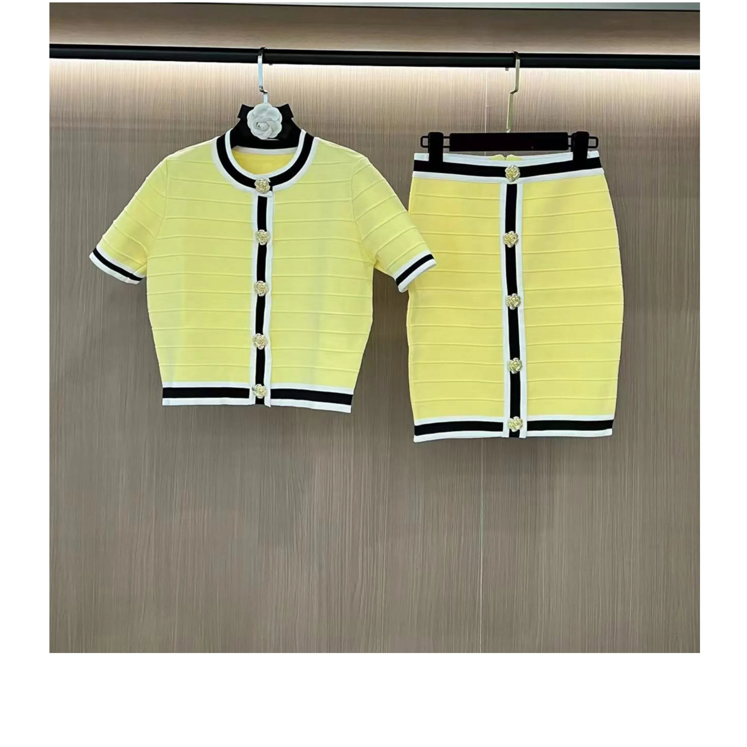 

Женский комплект из двух предметов, трикотажный кардиган с коротким рукавом и юбка, лето