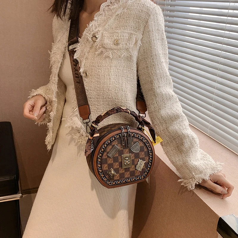 Tote Bag Women Messenger Female New One Shoulder Crossbody Fashion Badge Small Round Bucket Handbag Woman Bolsas Clutche Y2k