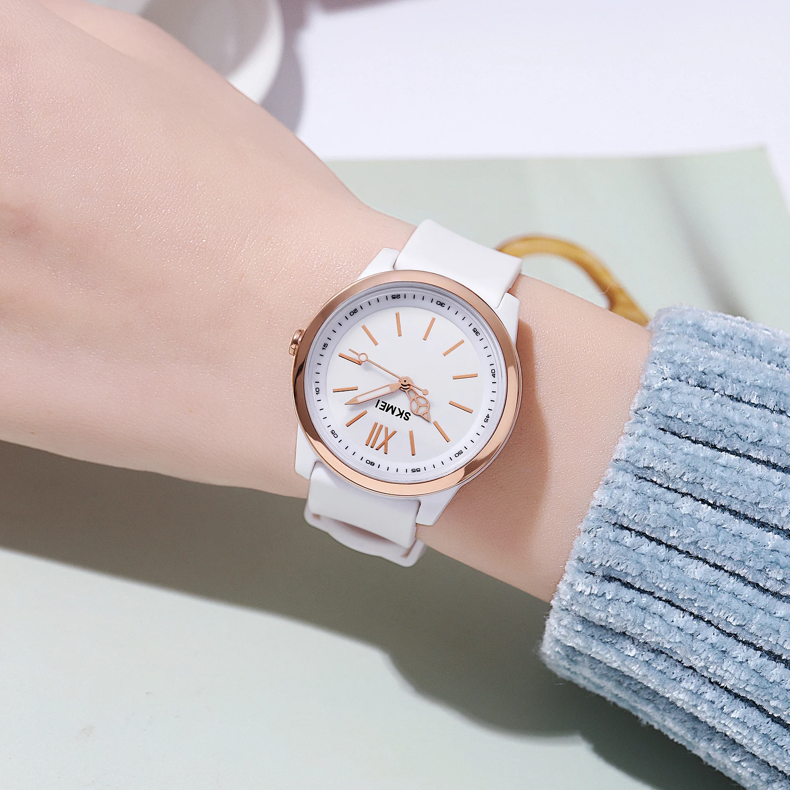 SKMEI Fashionable Simple And Elegant Ladies' Watch Texture Metal Bezel Waterproof Light Luxury Trend Reloj de cuarzo 2008