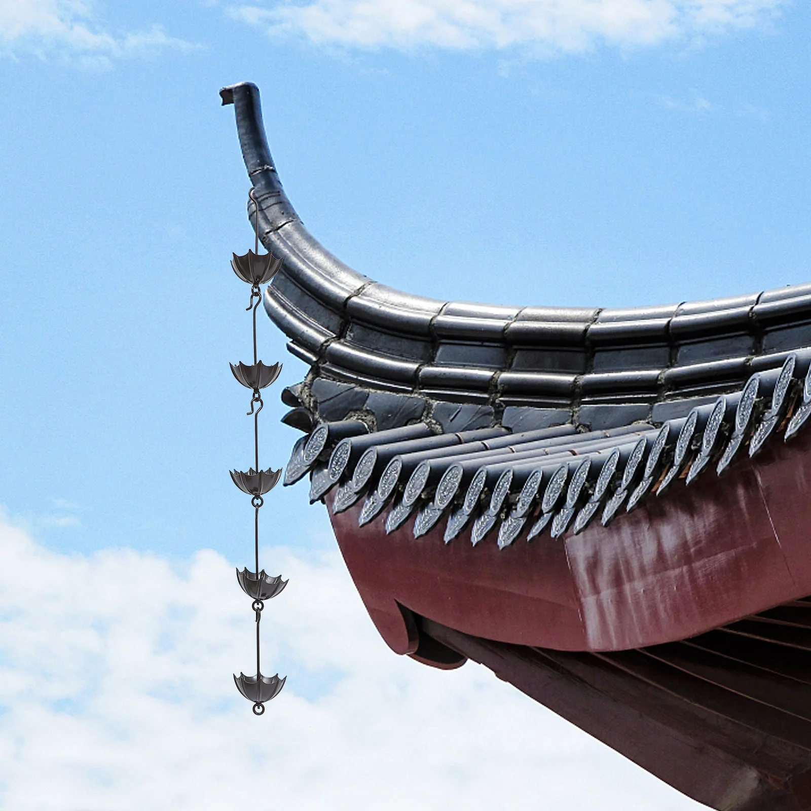 

Металлический держатель для водосточных желобов с цепочкой