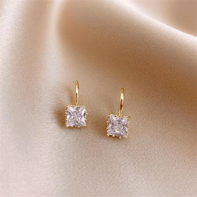 Elegant and Exquisite Square crystal Stud Earrings For Woman 2021 New Classic Jewelry Luxury Party Girl's Unusual Earrings 1
