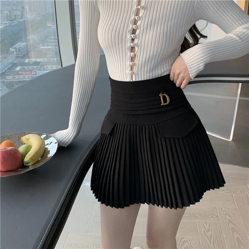 Black Pleated Skirts Lady High Waist Mini Skirt Streetwear Casual Women Metal Letter D Design A-Line Clubwear Korean Sexy Skirts