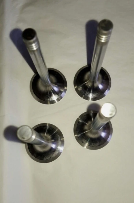 Nuovo Set Originale Di 8 Valvole Motore Di Scarico Aspirazione Per Fiat Uno Turbo Ie Serie Oem:7565812 7574881 Alta Qualità