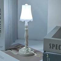 Lampe de nuit rétro pour chambre à coucher, atmosphère, cadeau créatif, petite lampe de Table européenne, décoration de bureau, jouets d'ornements 3