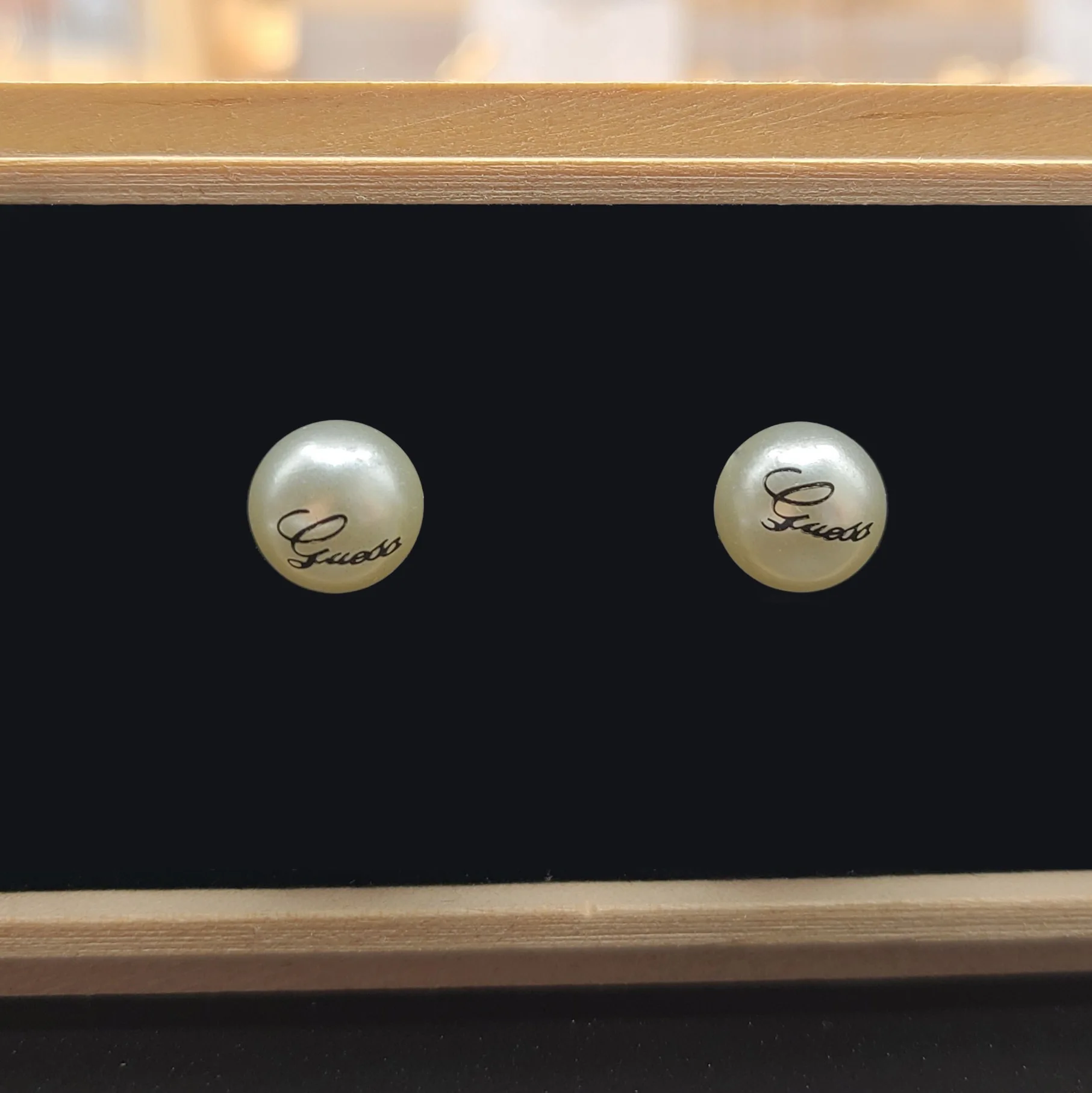 Luxury Korean Fashion Round Pearl Earrings Letter Guess Stud Earrings For Women Silver Needle Party Wedding Ear Studs Jewelry