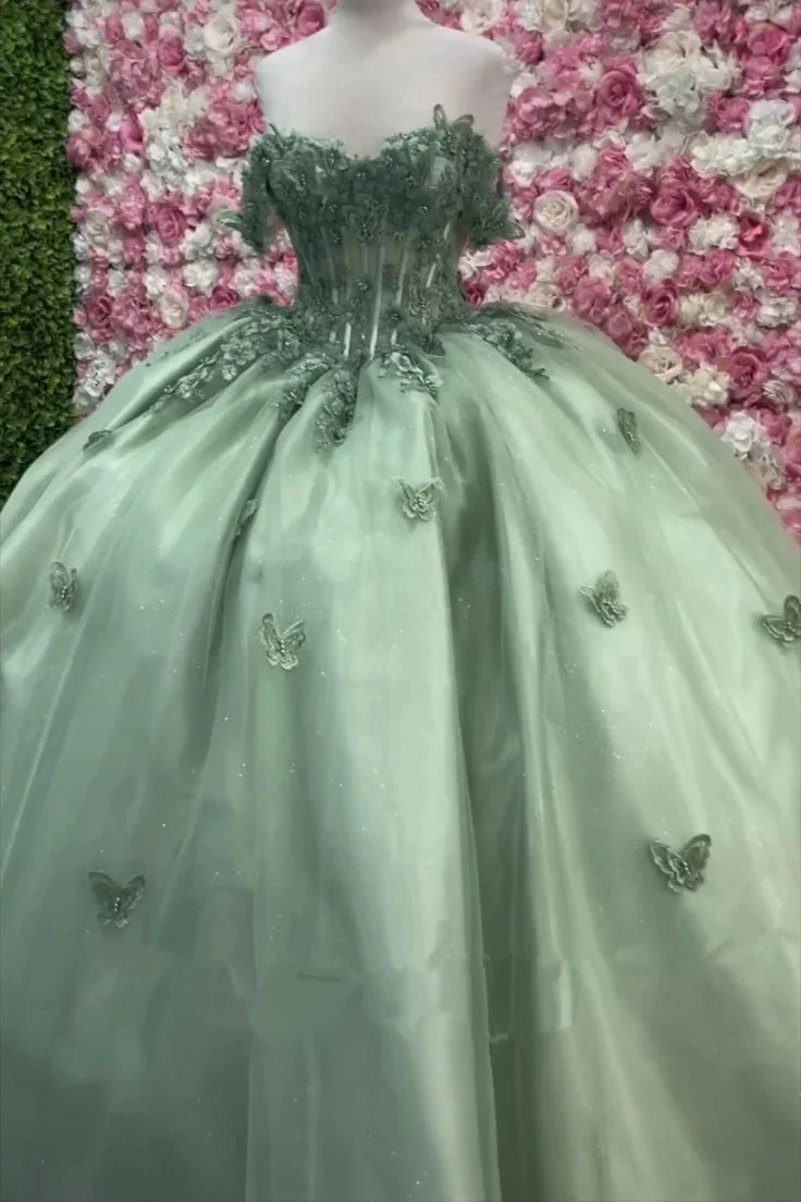 

Exquisite Sage Green Beaded Sweetheart Quinceanera Dresses Butterfly Applique Ball Gown Tulle Off Shoulder Sweet 15 Dress Corset
