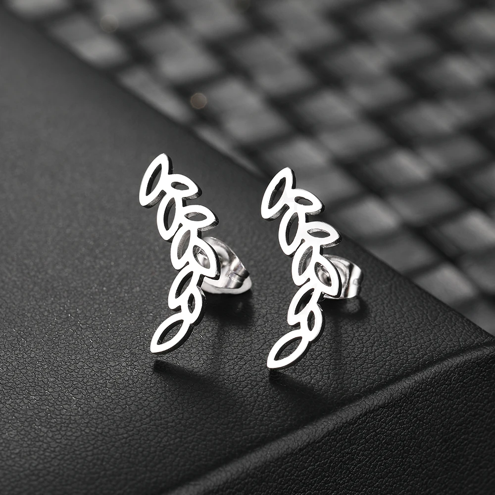New Fashion Curved Design Sense Hollow Leaves Stud Earrings - Image 2