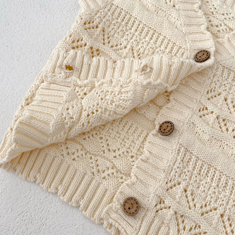 Autumn new 0-3 year old baby clothing for boys and girls, hundred tower hook flower V-neck knitted cardigan sweater vest jacket