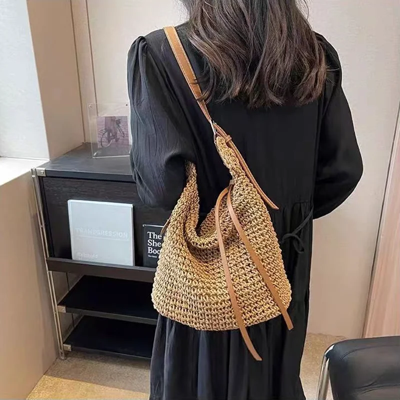 

High-Capacity Straw Bag on Crossbody, Faddish Minority Bucket Bag, Textured Lady Bags, Relaxation, New Style, High Grade, 2024