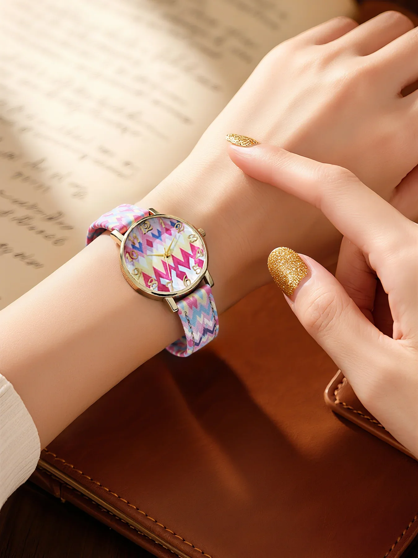 Classic and simple student fashion, sweet rainbow pattern, small and fresh quartz watch
