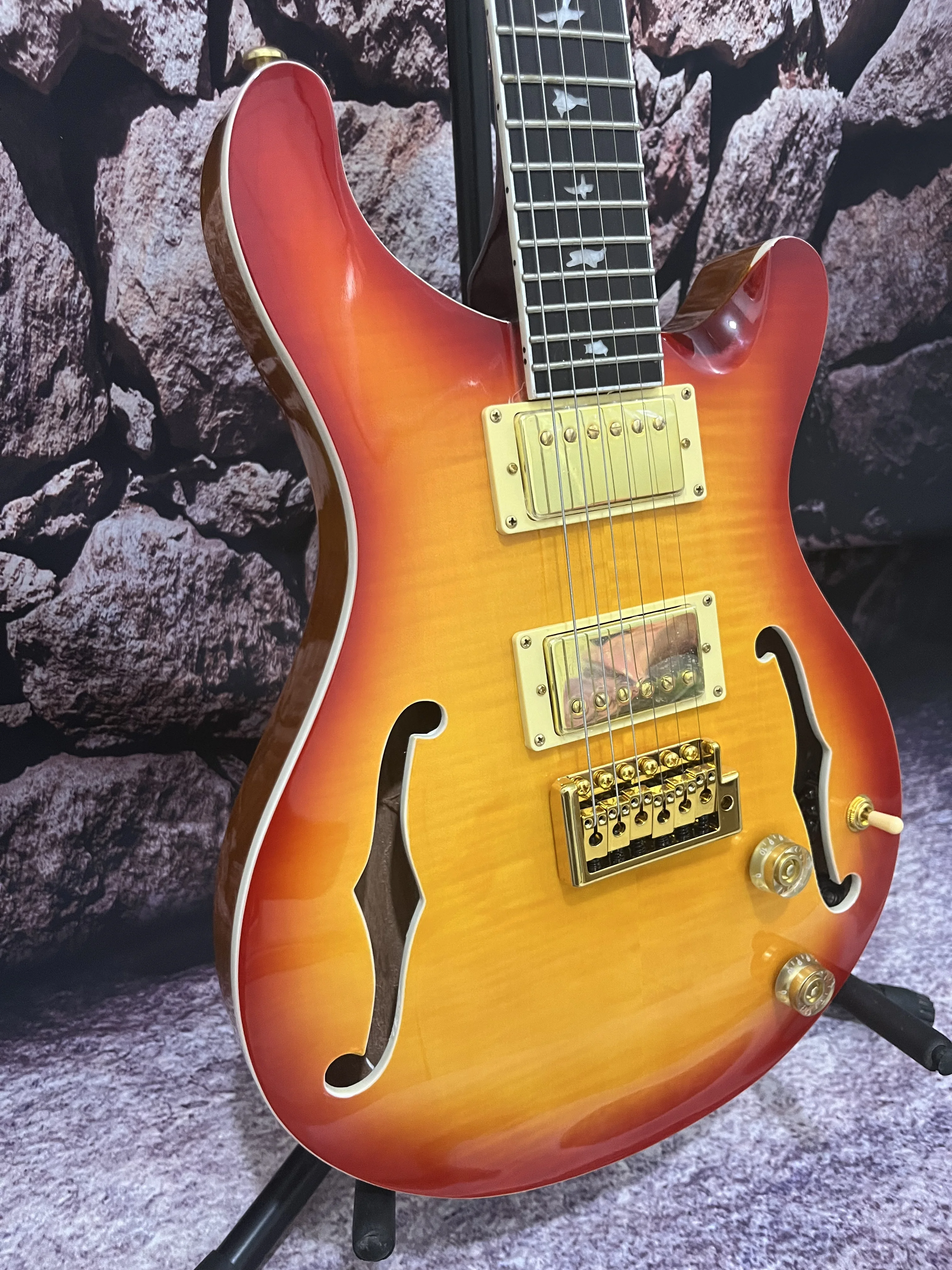 Factory customization electric guitar hollow body maple top yellow