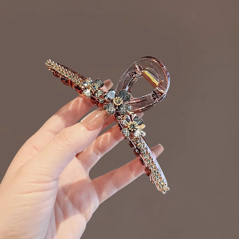 Licht Luxus Strass Vierblättriges Kleeblatt Große Haar Grip High-end-Acryl Blume Haar Klaue frauen Koreanischen Stil haar Zubehör – Detail 3