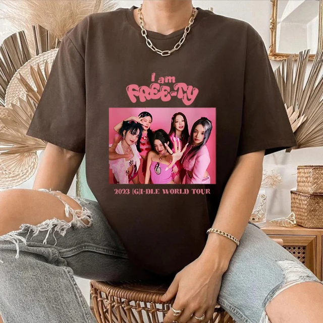 스타일을 뽐내는 트렌디하고 편안한 하라주쿠 G-Idle Iam Freety 티셔츠