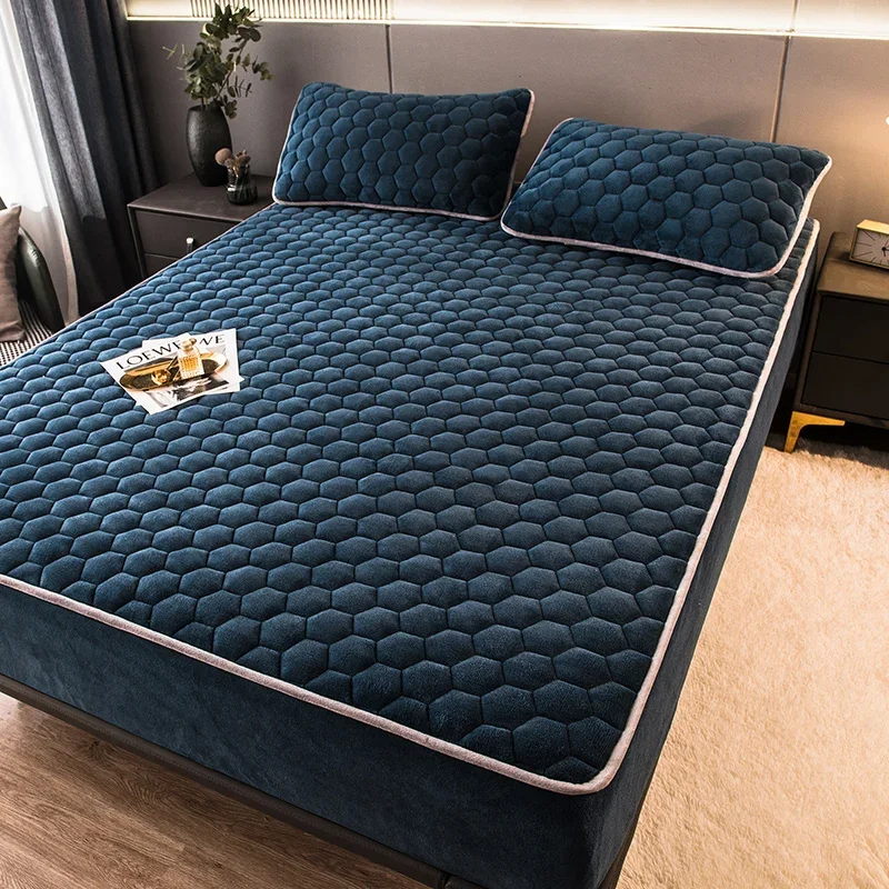 

Thick Quilted Velvet Mattress Cover Winter Plush Double Bed Fitted Sheet Couple Warm Soft Elastic Fleece Bedspread Pad Cover