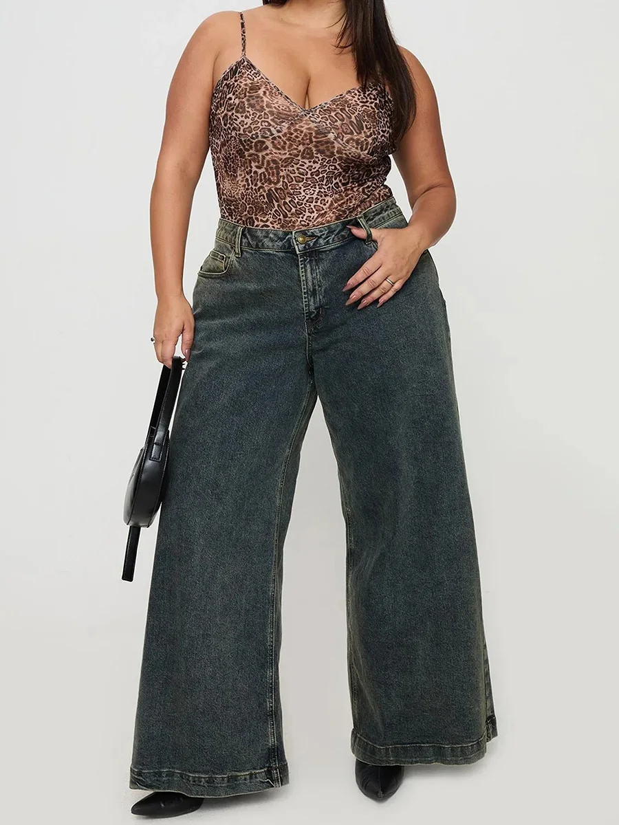 Women Plus Size Sleeveless Camisole Top with Stylish Leopard Print and Flattering V-Neckline for Chic Street Style Fashion