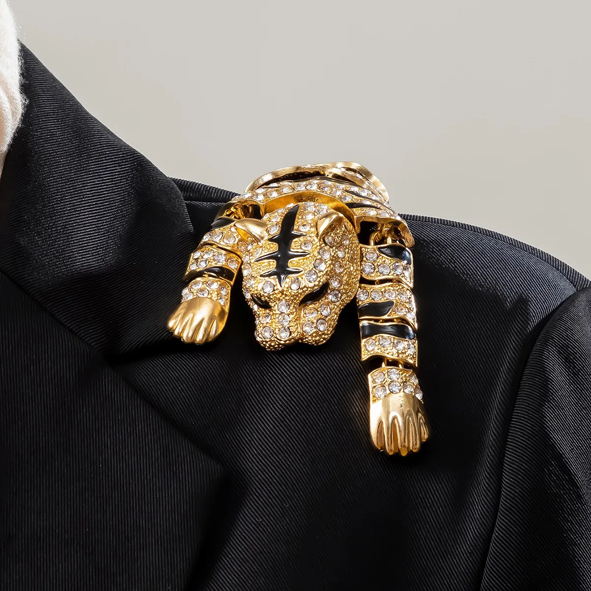BROCHE VINTAGE ANCIENNE en métal doré et strass rétro, bijou de collection EUR 12,99 - FR