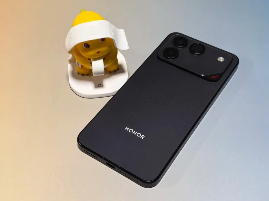 Google Play New Honor WIN RT 5G Snapdragon8 Elite 6.83inch OLED 185Hz 50MP Camera 100W 10000Mah Battery NFC OTA China Version