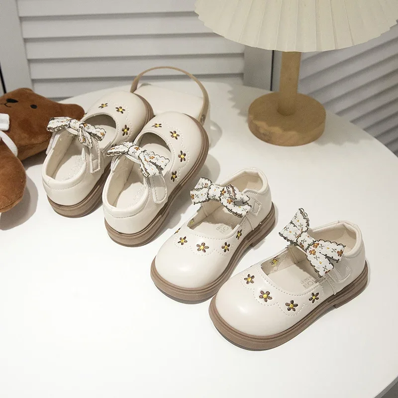 2025 New Fashion Girls Leather Shoes Sweet Flower Kids Flats Round Toes Cute Bow Girls Princess Shoes Non-slip Soft Sole Ins