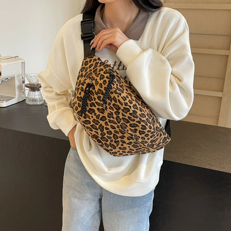 

Fashion Leopard Print Waist Bag Street Trend Fanny Pack Woman Chest Pack Canvas Belt Bag Female Designer Shoulder Crossbody Bags