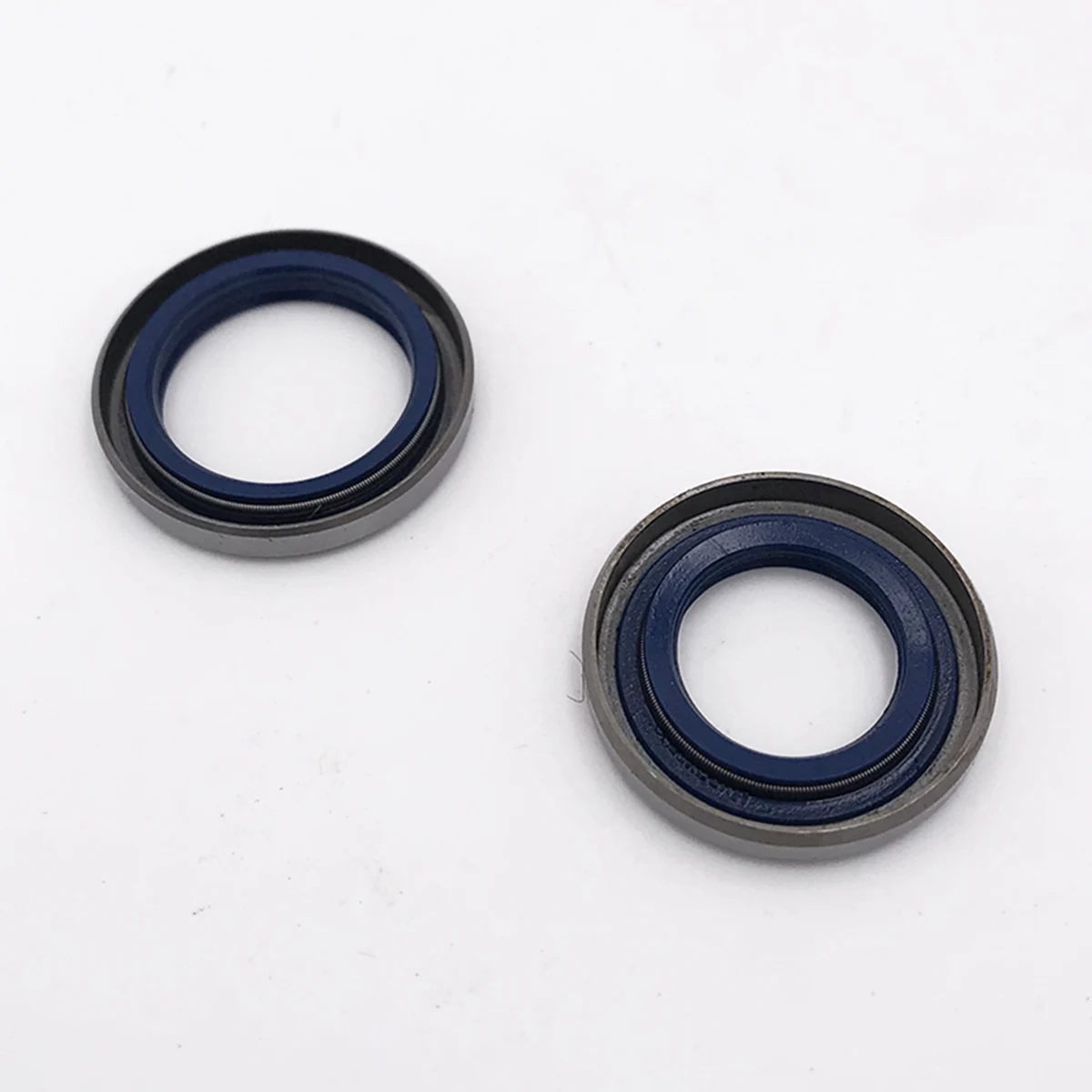 

70 characters Vibrant Color Husqvarna Oil Seals – Durable and Corrosion-resistant – 2Pcs for 40 245 365 371 357 359 OEM
