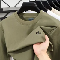 T-shirt à col rond pour homme, nouvelle collection automne, marque de mode haut de gamme, avec badge lettre exquis, manches longues, confortable et décontracté, best-seller. 2