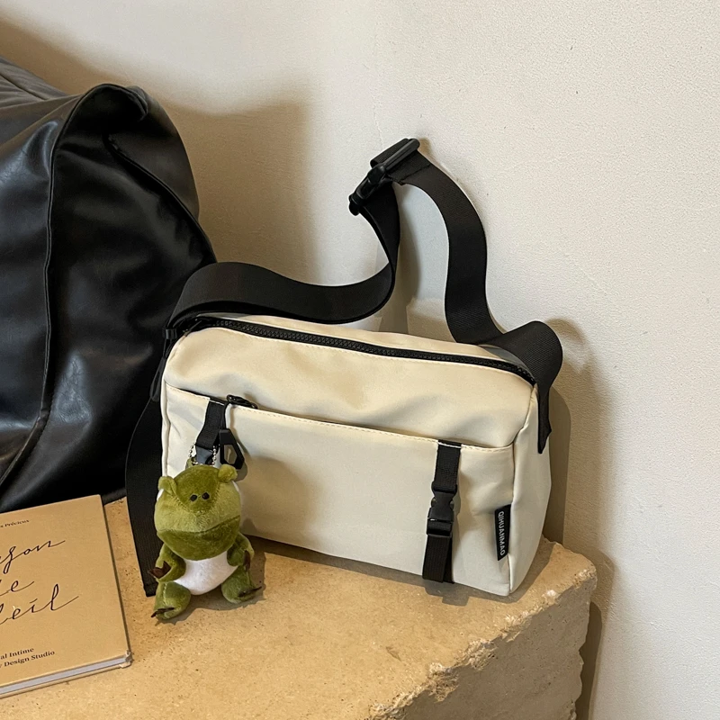 

Новинка 2024, женская сумка через плечо, бесплатная доставка, вместительная нейлоновая Минималистичная женская сумка через плечо с застежкой-молнией