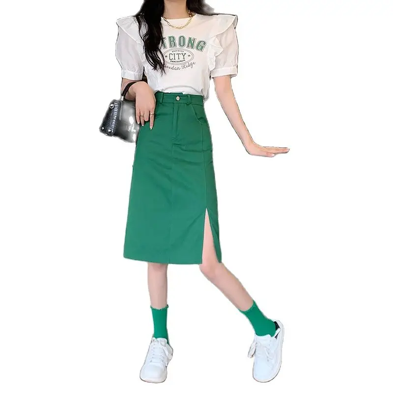 

Female denim skirt green front asymmetry split patch pocket