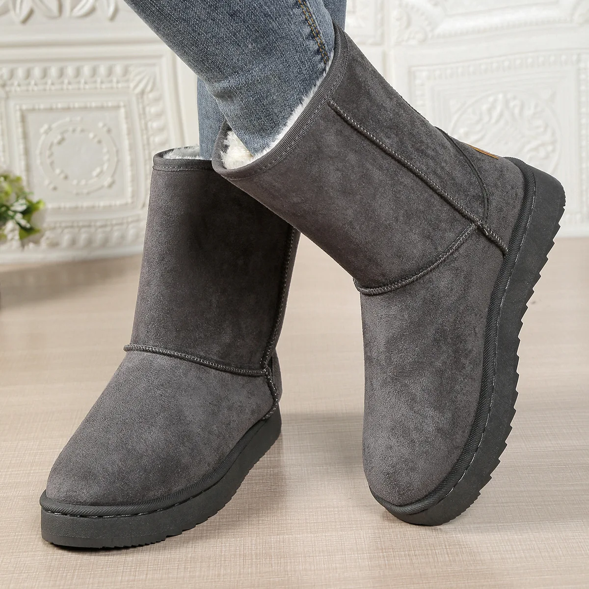 New Winter Plus Size Leisure and Comfortable Flannel Flat Bottom Warm Women's Snow Boots Joker Women's Boots in 2025