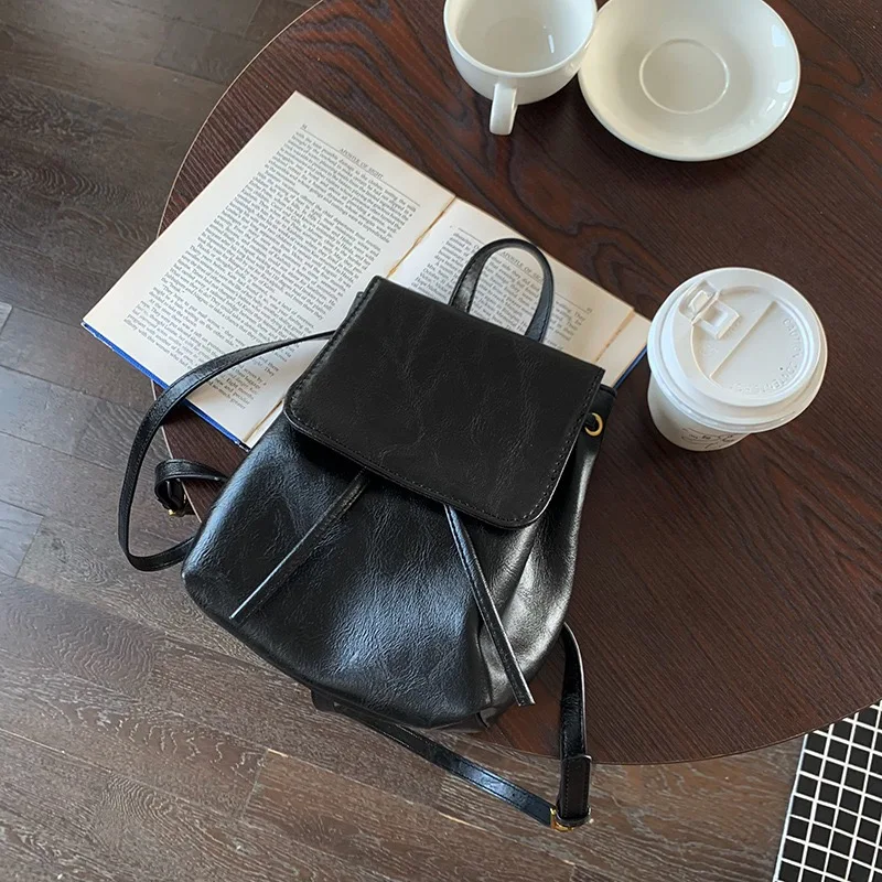 2023 Unisex Vintage Brown Backpack with Flap Pocket Oil Wax Leather Backpack Women Mini Backpack Female Luxury Designer Handbag