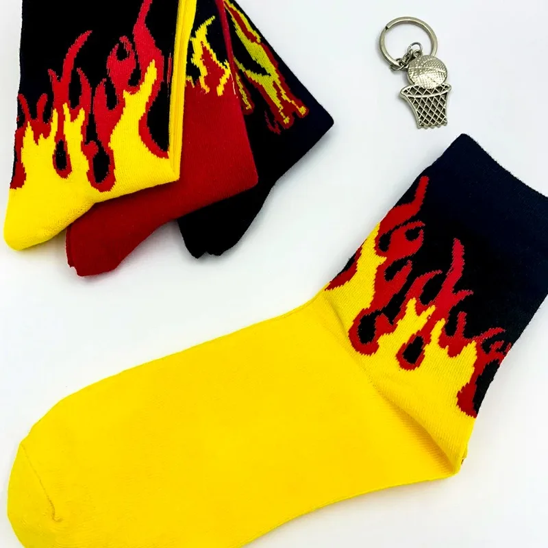Moda Donna Hip Hop Hit Color On Fire Crew Socks Red Flame Blaze Power Torch Calore Caldo Street Skateboard Calzini Di Cotone Cool