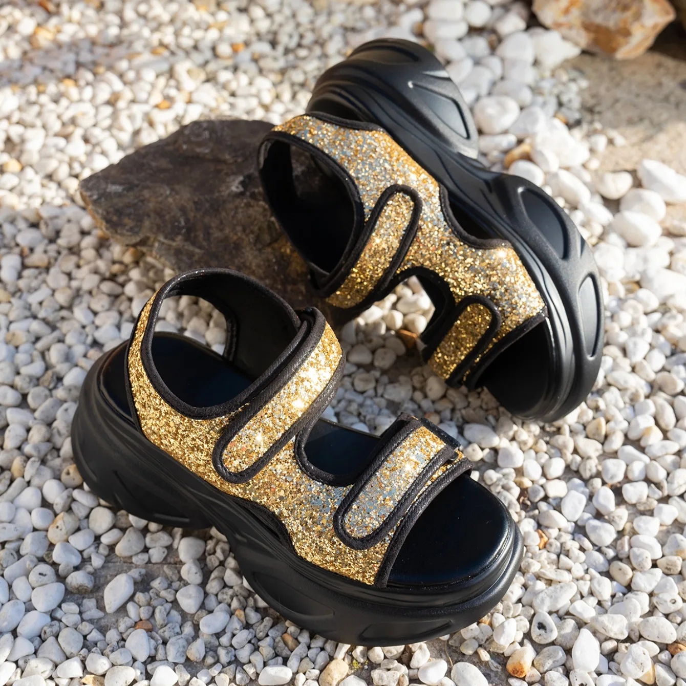Women’s Summer Beach Sandals With Thick Sole And Platform Style_voghion.com