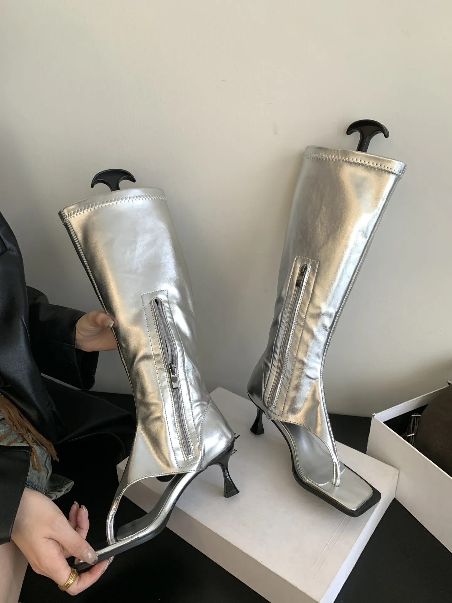 Aneikeh 2025 Sexy PU Square Head Clip Toe Sandals Boots Women's Thin Heel Side Zipper Sewing Chelsea Knee High Boots Party Ball