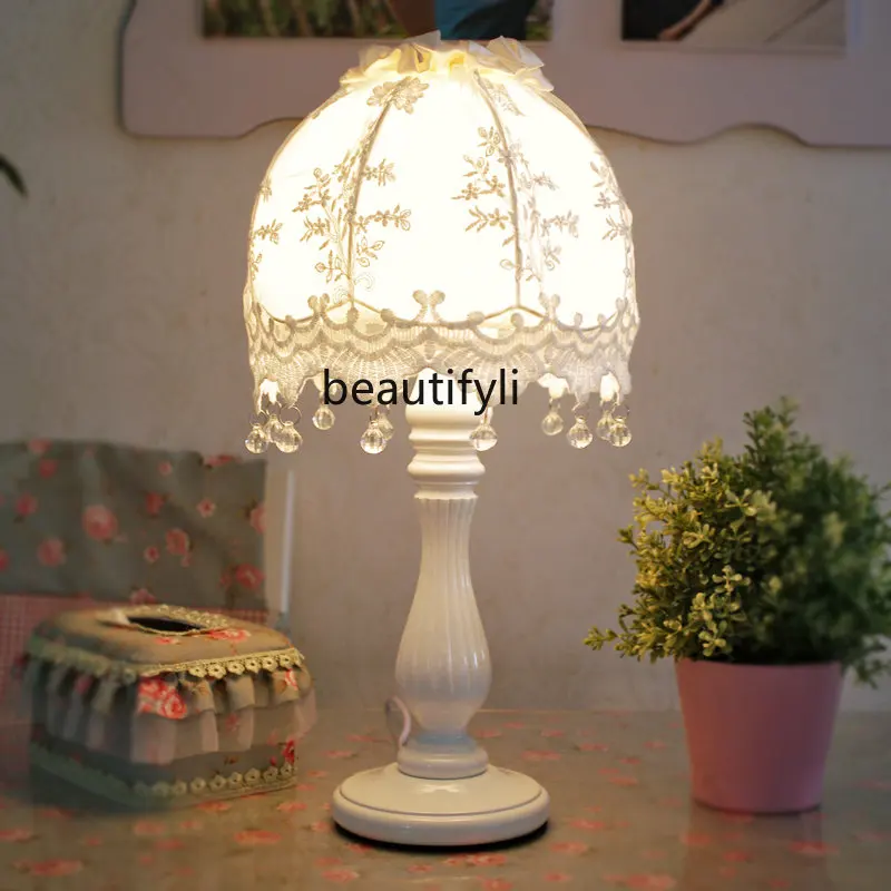 

European Table Lamp Bedroom Bedside Table Lamp Warm Light Creative Korean Style Princess Lace Pastoral Cozy and Romantic Fabric