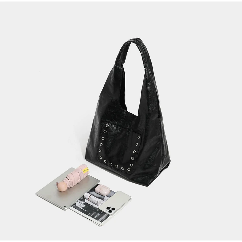 Hobo-Umhängetasche mit hohlen Nieten, Ölwachs-Retro-Metallnagel-Eimer-Handtasche, große Kapazität, Punk-Industriestil, Damen-Achsel-Einkaufstasche – Detail 22