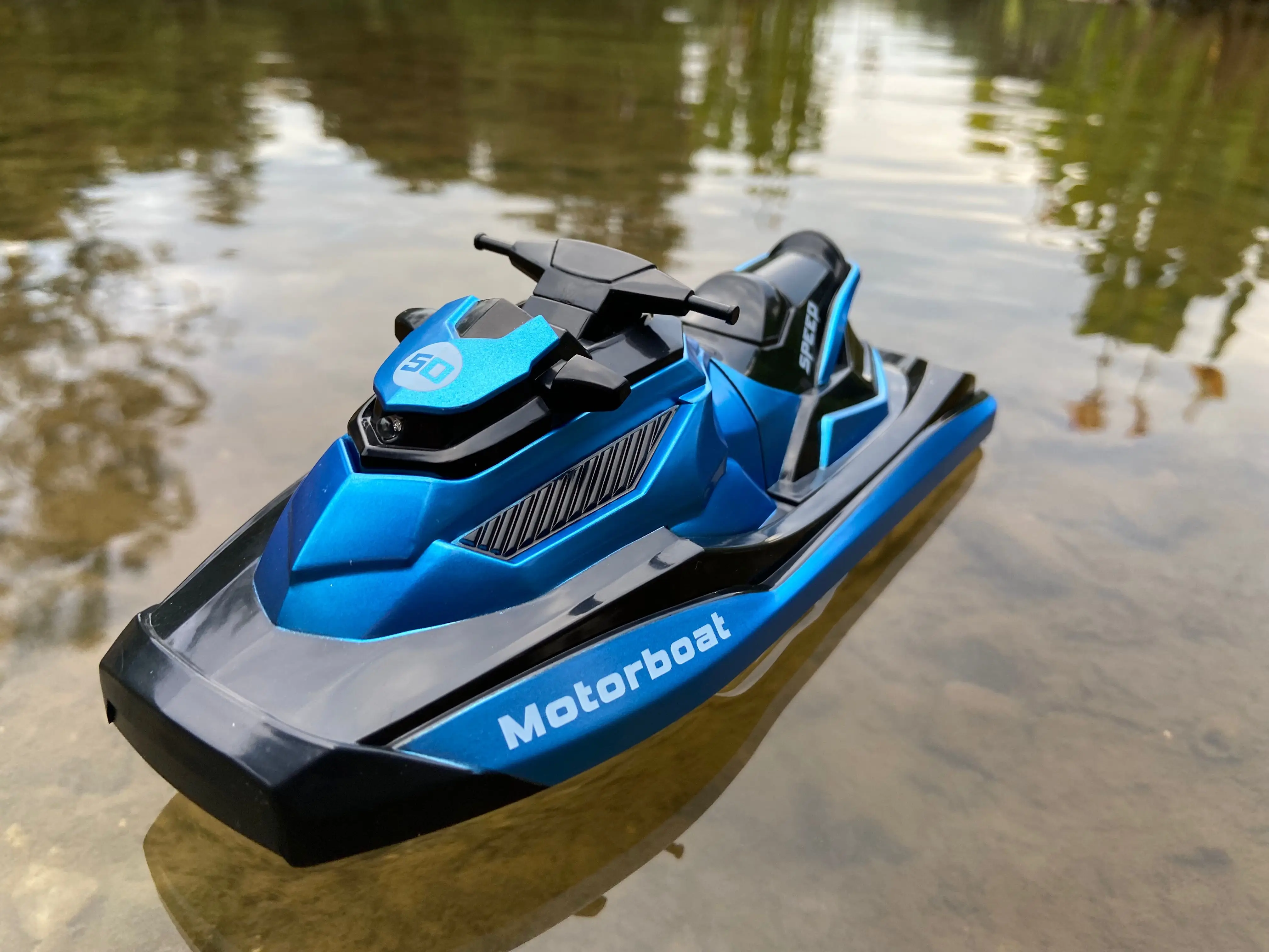 

Remote control boat, speedboat, high-speed yacht model, 2.4G electric motor boat for swimming on water in summer