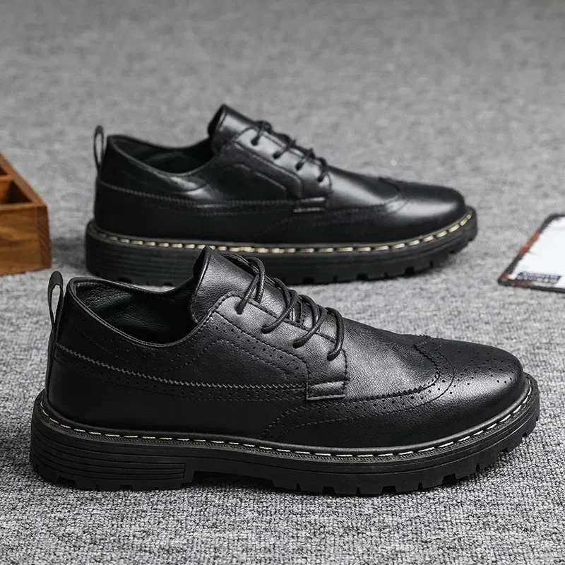 

Lace-up Brogue Shoes Men Thick Bottom Leather Shoes Platform Oxfords Carved Bullock Shoes Zapatillas Mujer 2021 Male Dress Shoes