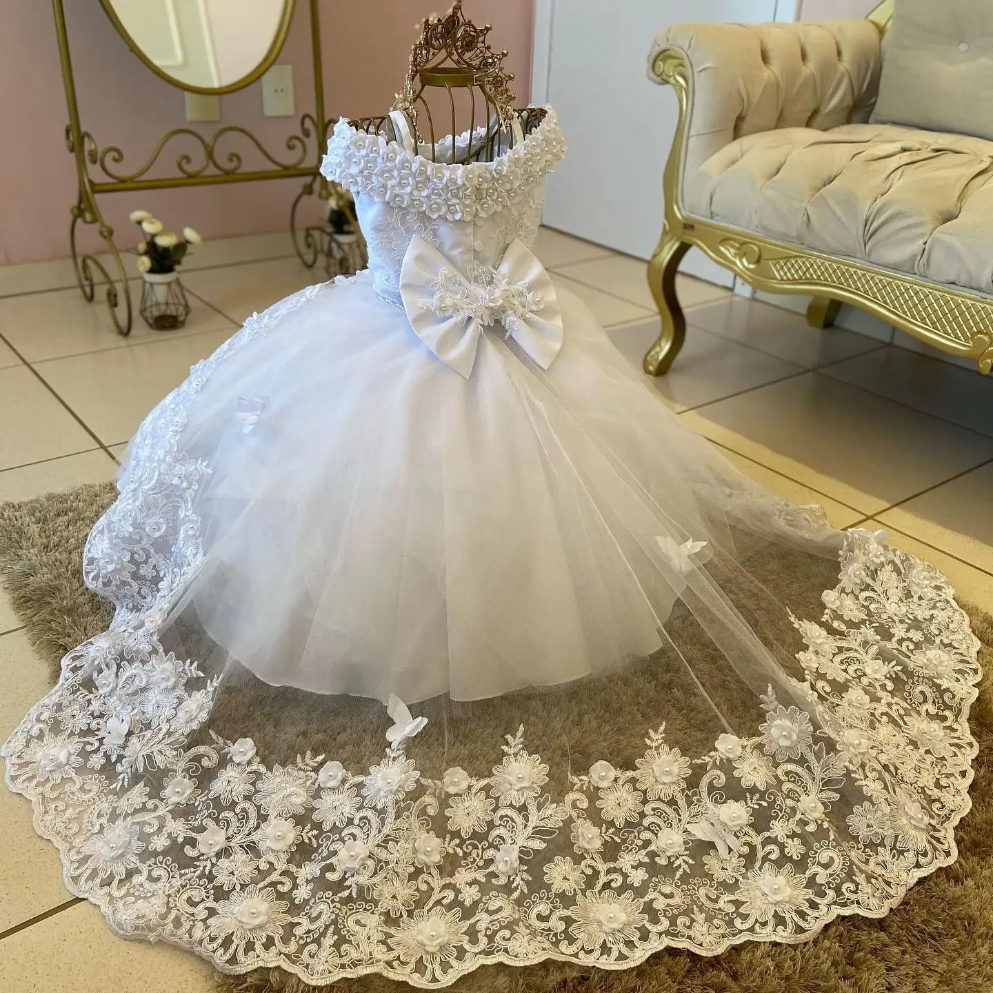 

Drop Shoulder First Communion Dresses Long Train Pearl Lace Flower Girl Dress With Bow Toddlers Strap Pageant Wedding Party Gown