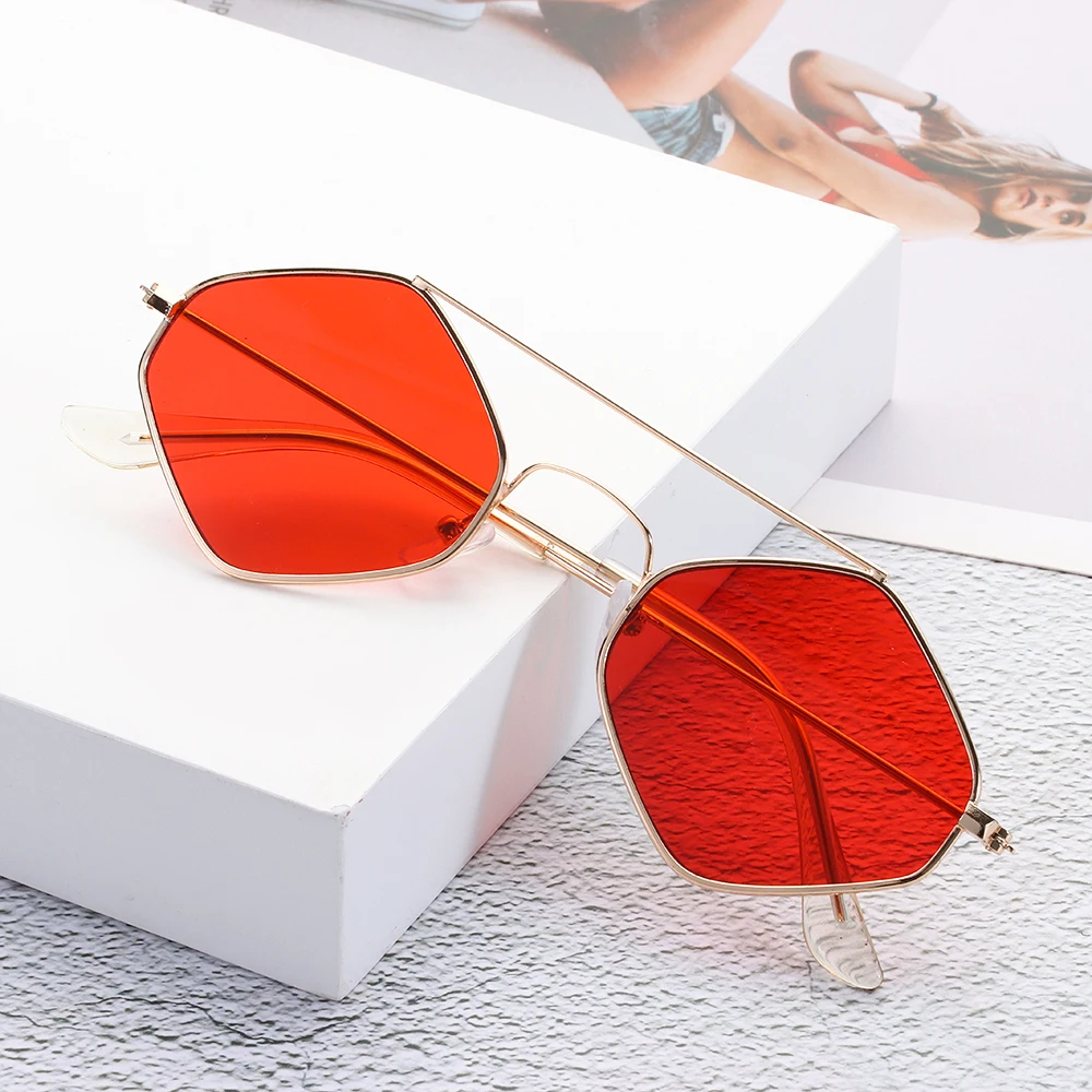 Vintage Irregular Small Frame Sunglasses Trendy Metal Frame Polygonal Sunglasses Female Shades UV400 Protection Stre