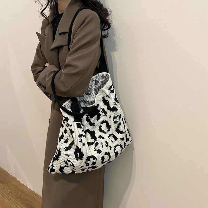 Shoulder Bag Knitted Bags for Women Fashionable Popular Design Large Capacity Tote Contrast Color Daily Commute Casual All-Match