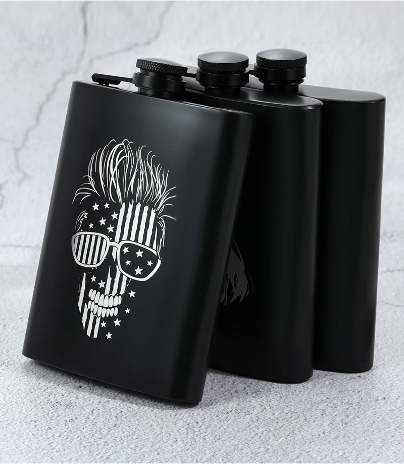 8 oz Schwarze Tragbare Whiskey-Wodka-Likörflasche mit Totenkopf-Wolf-Animation, Anime-Motiv, Individuelles LOGO, Metall-Edelstahl-Weinflasche – Detail 5