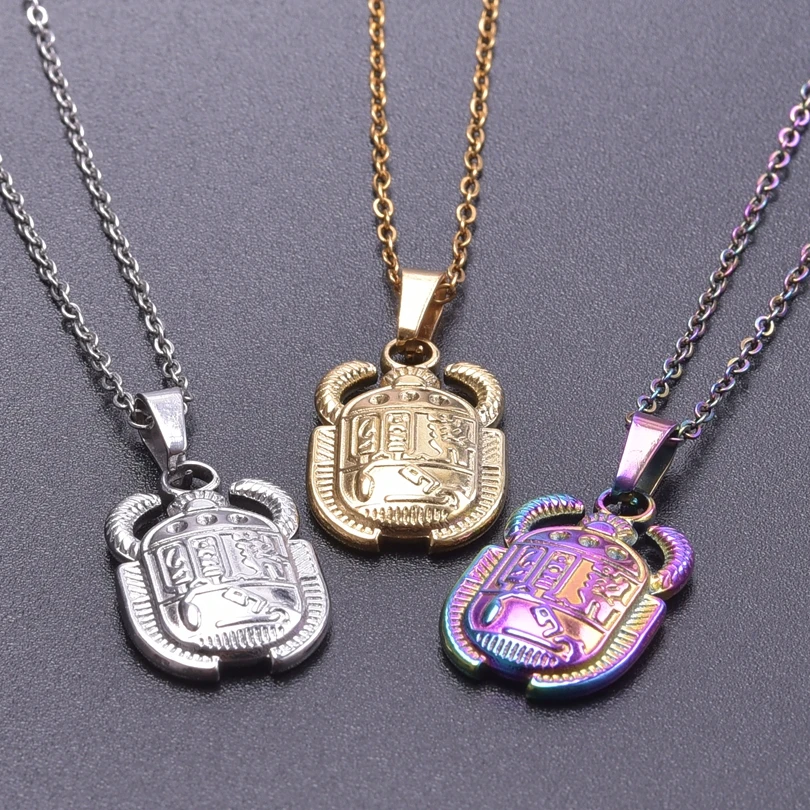 Collana con scarabeo. - Gioielli - Collane - di La bottega di Milly | su