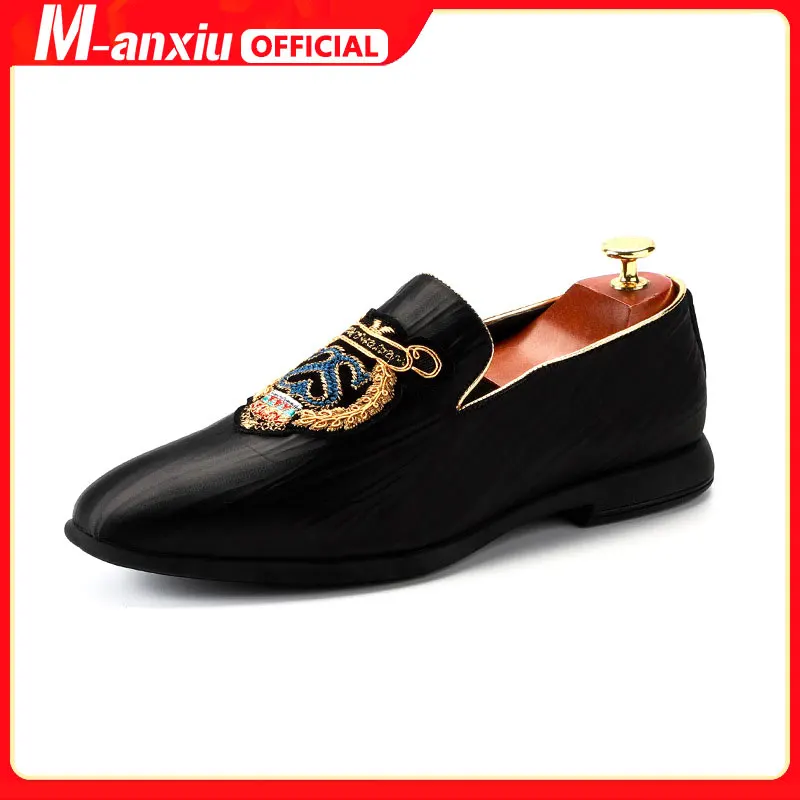 

M-anxiu 2022 New Fashion Men Liesure Shine Doug Flat Slip-on Dress Shoes Casual Pointed Toe Solid Color Wedding Loafer Shoes