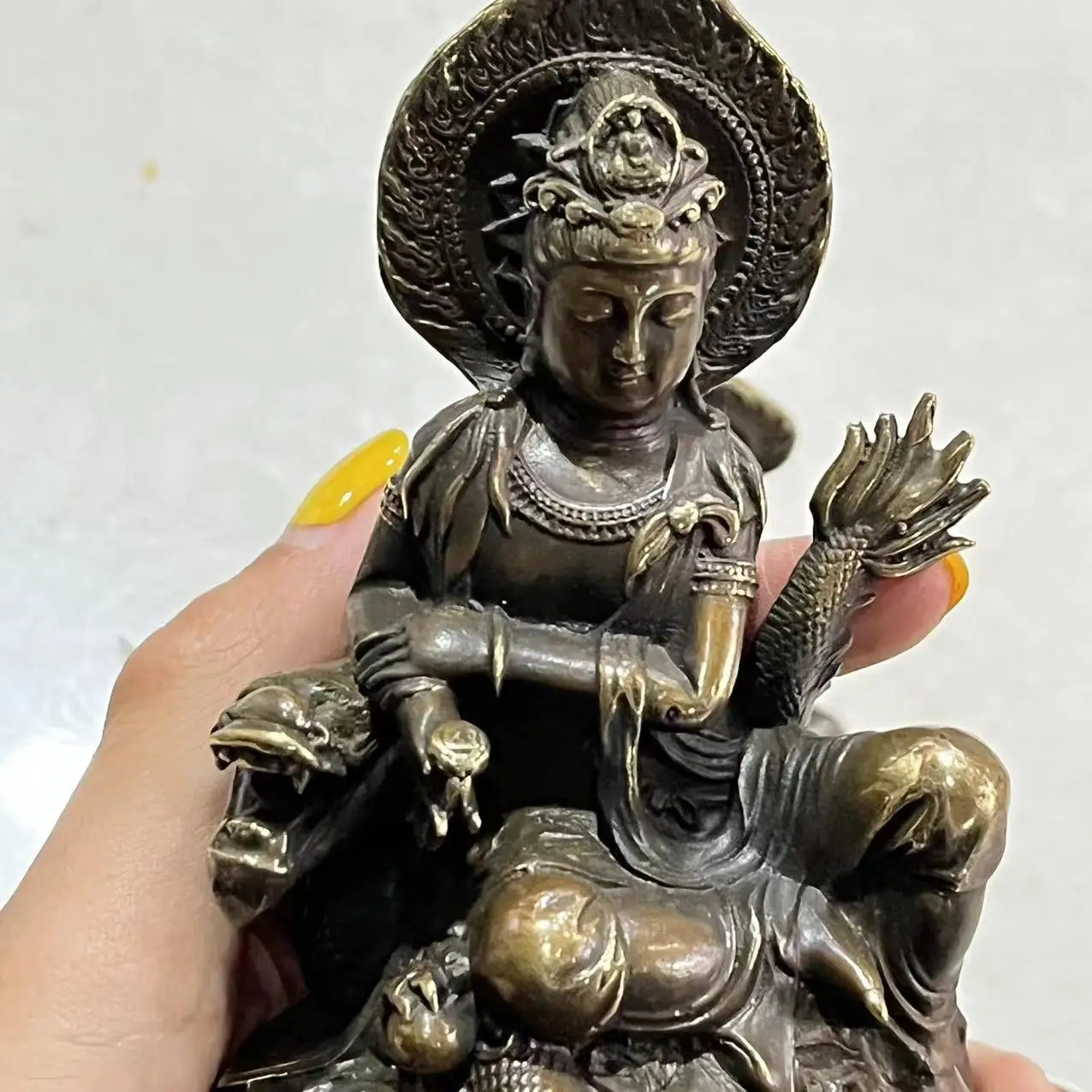 

Handicrafts home enshrinement bronze ornaments Guanyin Buddha statue fine workmanship classical traditional national style gift