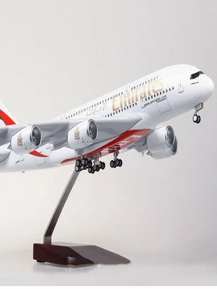 エミレーツA380 1:160 45センチメートルシミュレーションモデル