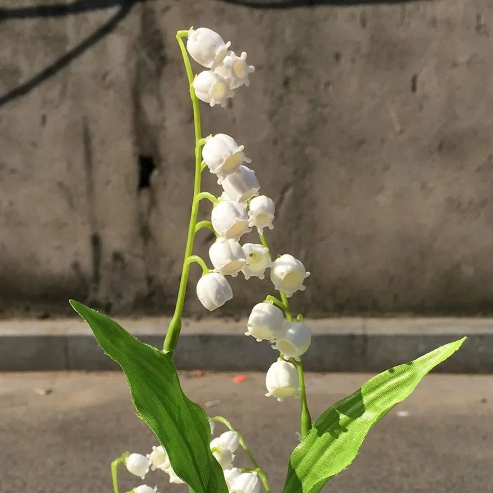 1/pcs For Home Office Wedding Party Decor Flore White Artificial Lily of The Valley Flower Gift Silk Fake Flower Lily Bouquet