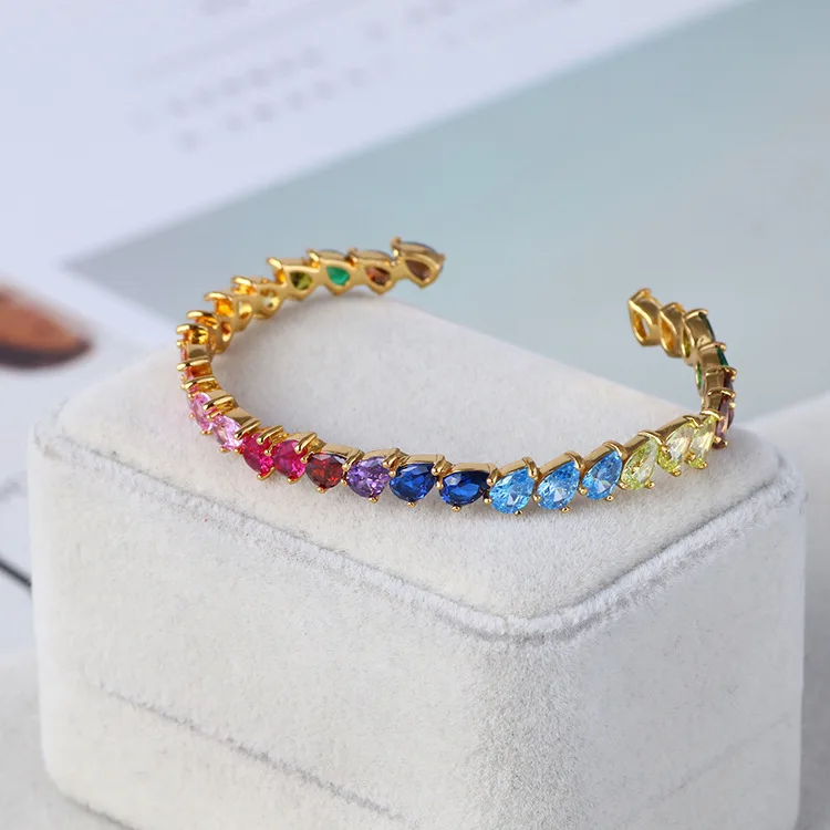 

Gradual color fashion bracelet for ladies