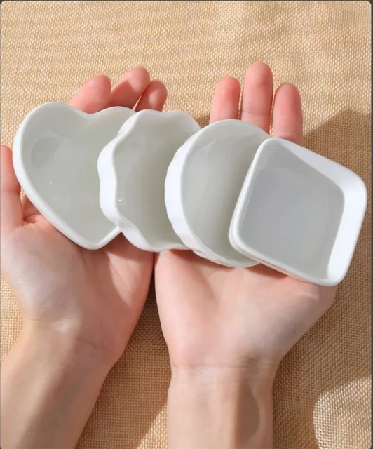 4 pcs Soy Sauce Dishes White Heart-shaped Ceramic Side Dipping Bowl Multipurpose Serving Bowls for Side Dishes for Kitchen Home 6