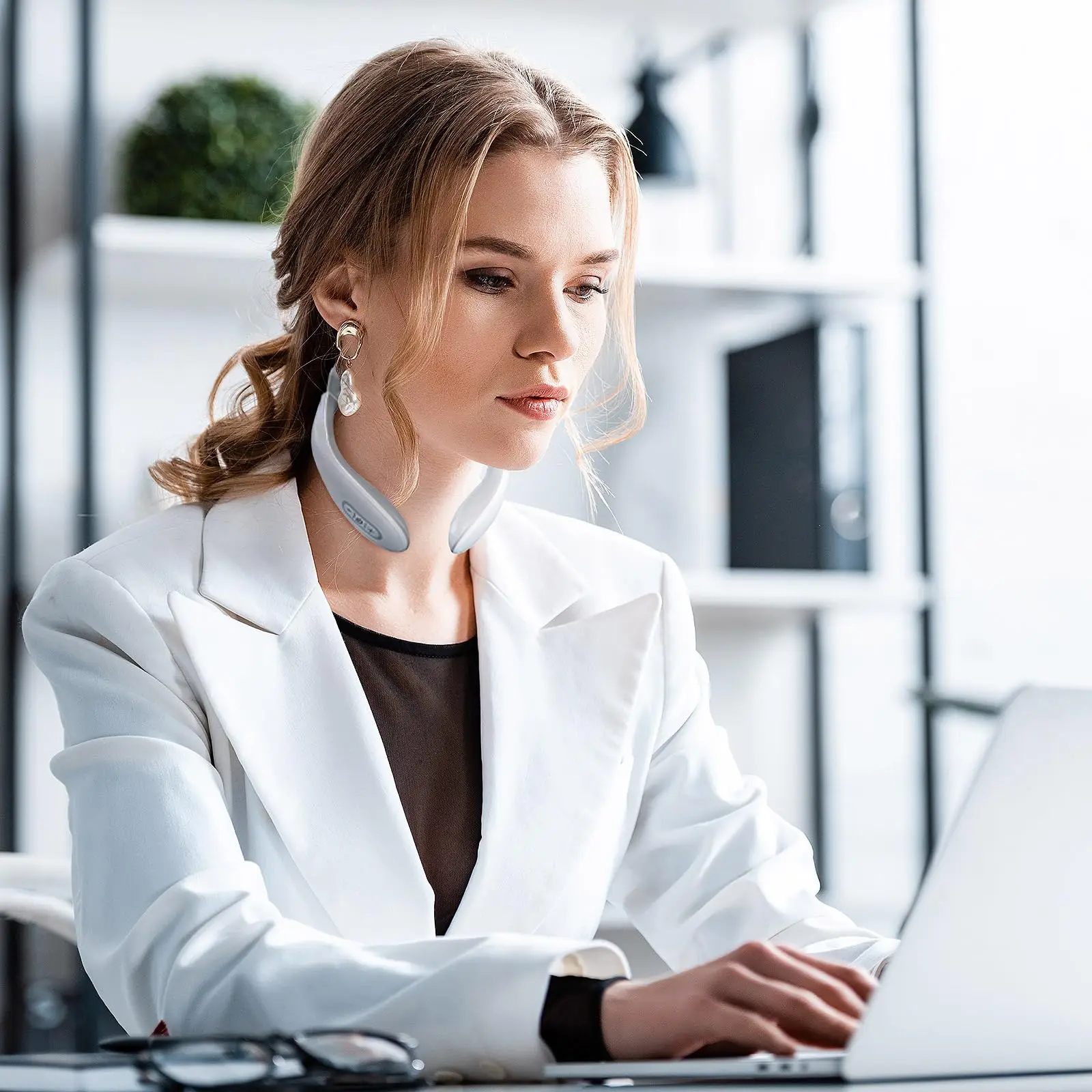 Smart Neck Massage Instrument Portable Shoulder Neck Massage Cervical Vertebra Health Care Vibrator Red Light Massage