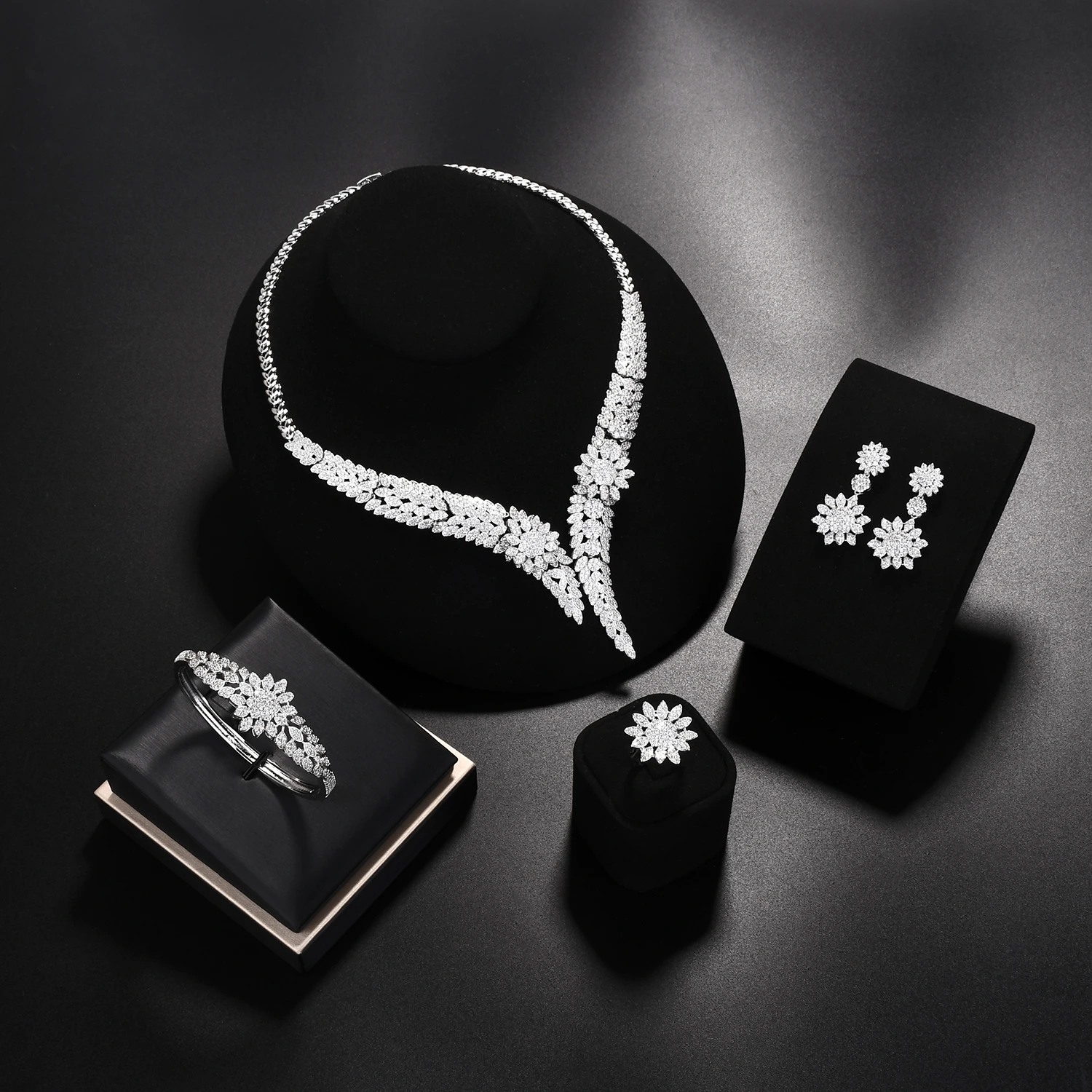 

Deluxe design wedding party engagement jewelry jewelry cubic zirconia jewelry set